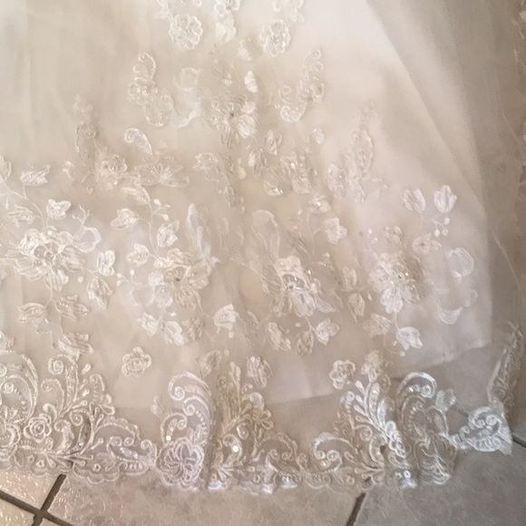 Sweetheart Ivory Ballgown Wedding Dress Size 12. Gently used. - Picture 9 of 16